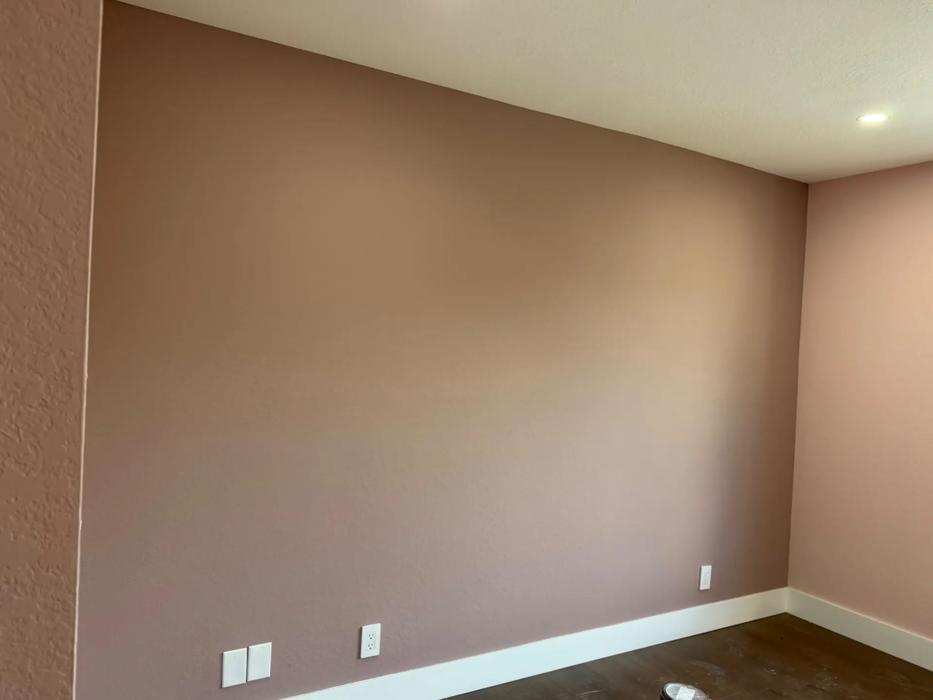 Choosing Interior Paint Colors That Work in Miami Light